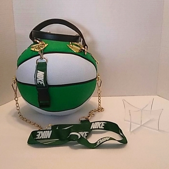 HANDMADE GREEN & WHITE Basketball Purse 🏀 - Picture 12 of 16